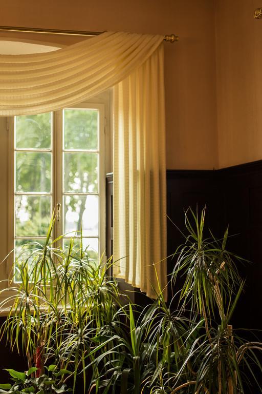 Hotel Leyscher Hof Leutesdorf Экстерьер фото